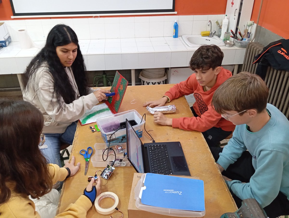 IES Ramón J. Sender tweet media