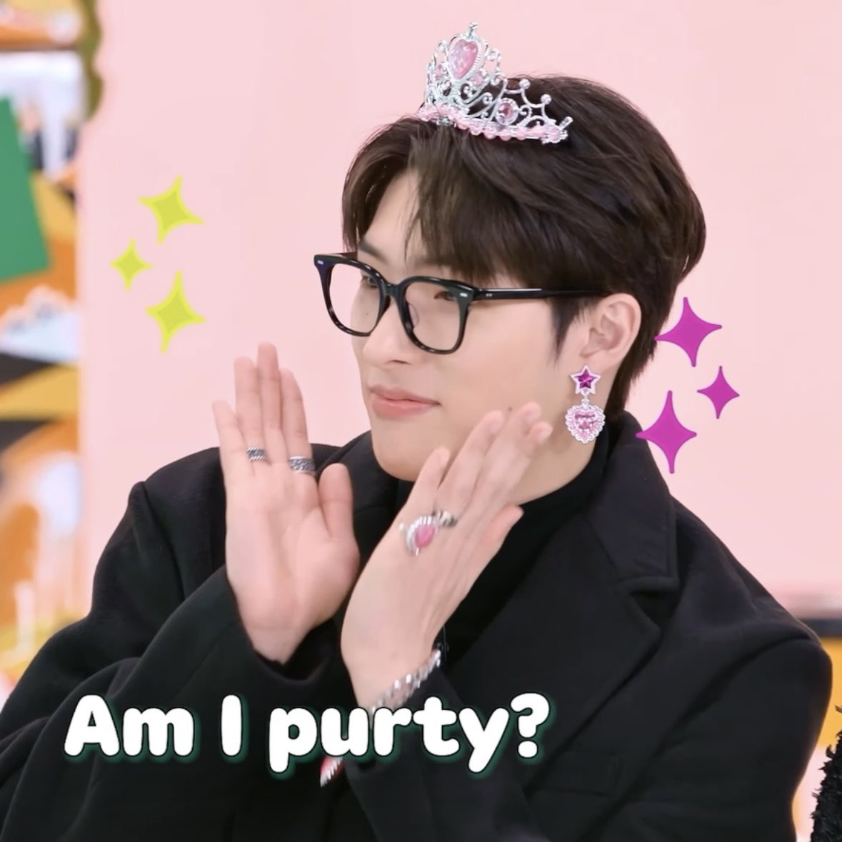 mingitxt's tweet photo. my princess is a 6 foot 25 year old grown man https://t.co/2MgjADxnXZ