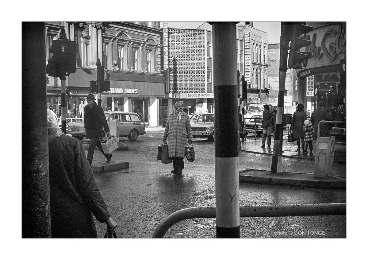 A similar shot of a previous post of Bolton Town Centre, England UK, taken a few decades ago. etsy.com/uk/shop/DonTon… #britishculturearchive #caferoyalbooks #blackandwhitephotography #monochrome #filmphotography #britishphotography #socialhistory #documentingbritain