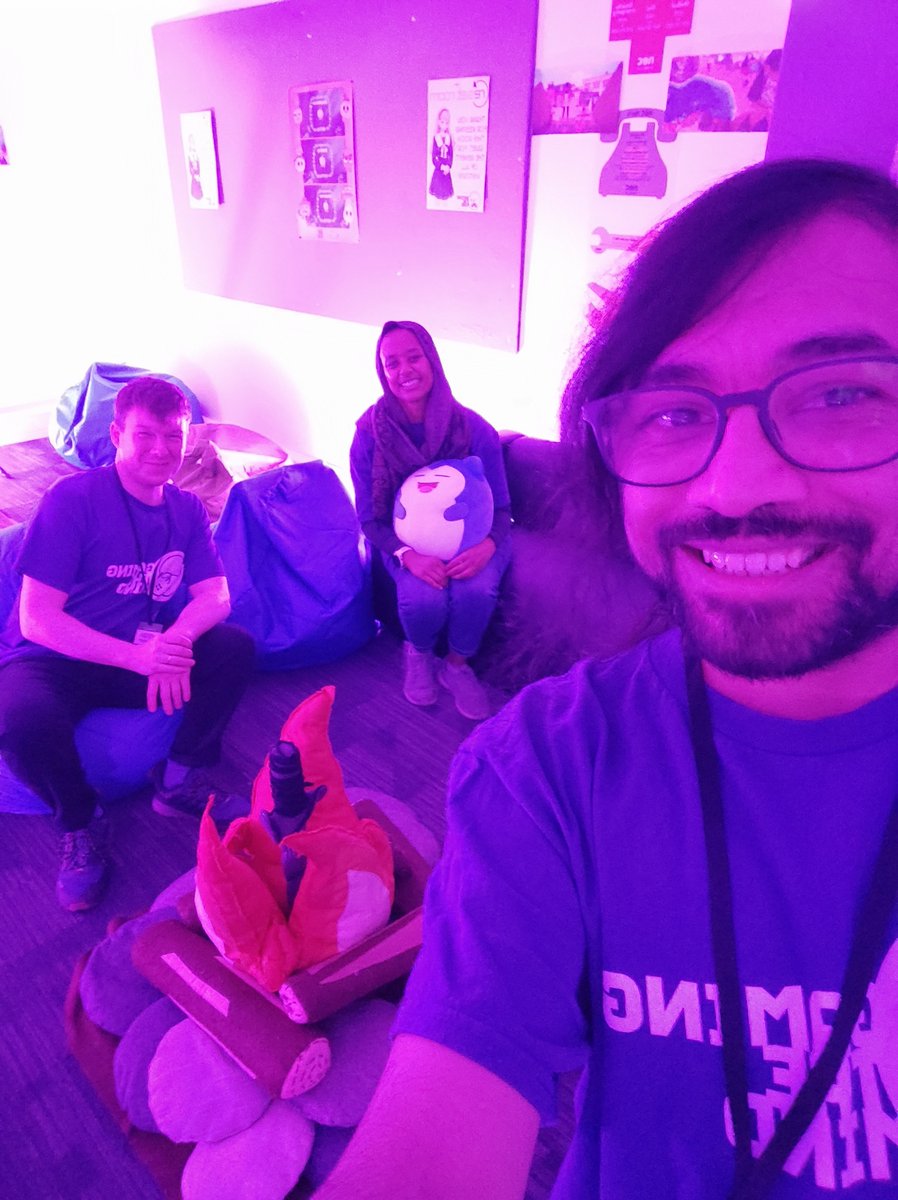 gamingthemind's tweet image. Are you at @MCMComicCon and want to relax? Come to our Reset Room, a calm oasis where you can chill, do lo-fi activities, &amp;amp; re-energise before heading back to the show! We have mental health information too! Staffed by this cool crew.  Find us across from Pop Asia! 🧠🎮