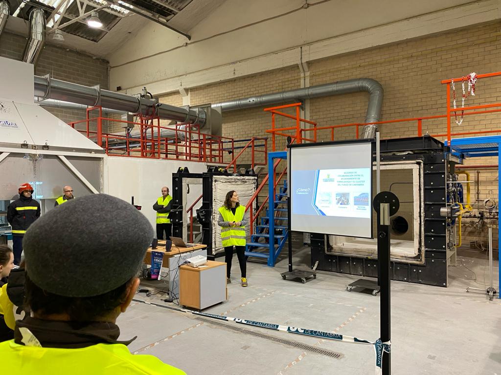 CIFCantabria's tweet photo. 🔬🔥 Gracias #GIDAI @unican por compartir con nosotros el taller "Explorando seguridad y fuego" en la #SemanaCienciaUC  y al #IESMenéndezPelayo y #CEIPCervantes por su energía contagiosa! 🙌  #SeguridadContraIncendios #CienciaParaTodos https://t.co/KVVFBBmTvZ