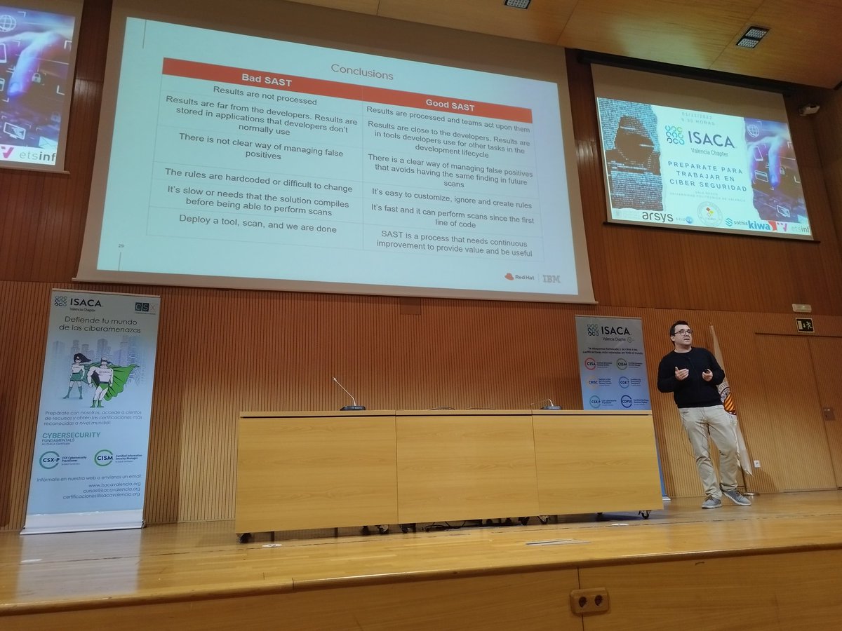 ISACAValencia's tweet photo. Ahora mismo Florencio Cano, @florenciocano, de @RedHat, nos cuenta cómo  asegurar el software en nuestra jornada de estudiantes https://t.co/9GpXjz1BEO