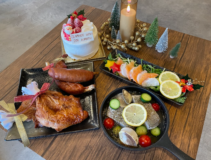 glamhide_kmq's tweet photo. ＼クリスマスプランのご紹介／
12/24・25日の2日間限定で特別なクリスマスディナー付プランを販売しました😗
ワンちゃんと一緒に思い出に残るクリスマス🎄はいかがでしょうか🐾
https://t.co/rAi4WVWv4H
#GLAMHIDE #グランピング #犬と泊まれる #北陸 #石川県 #わん旅 #愛犬 #クリスマス https://t.co/nYO1gfaIIp