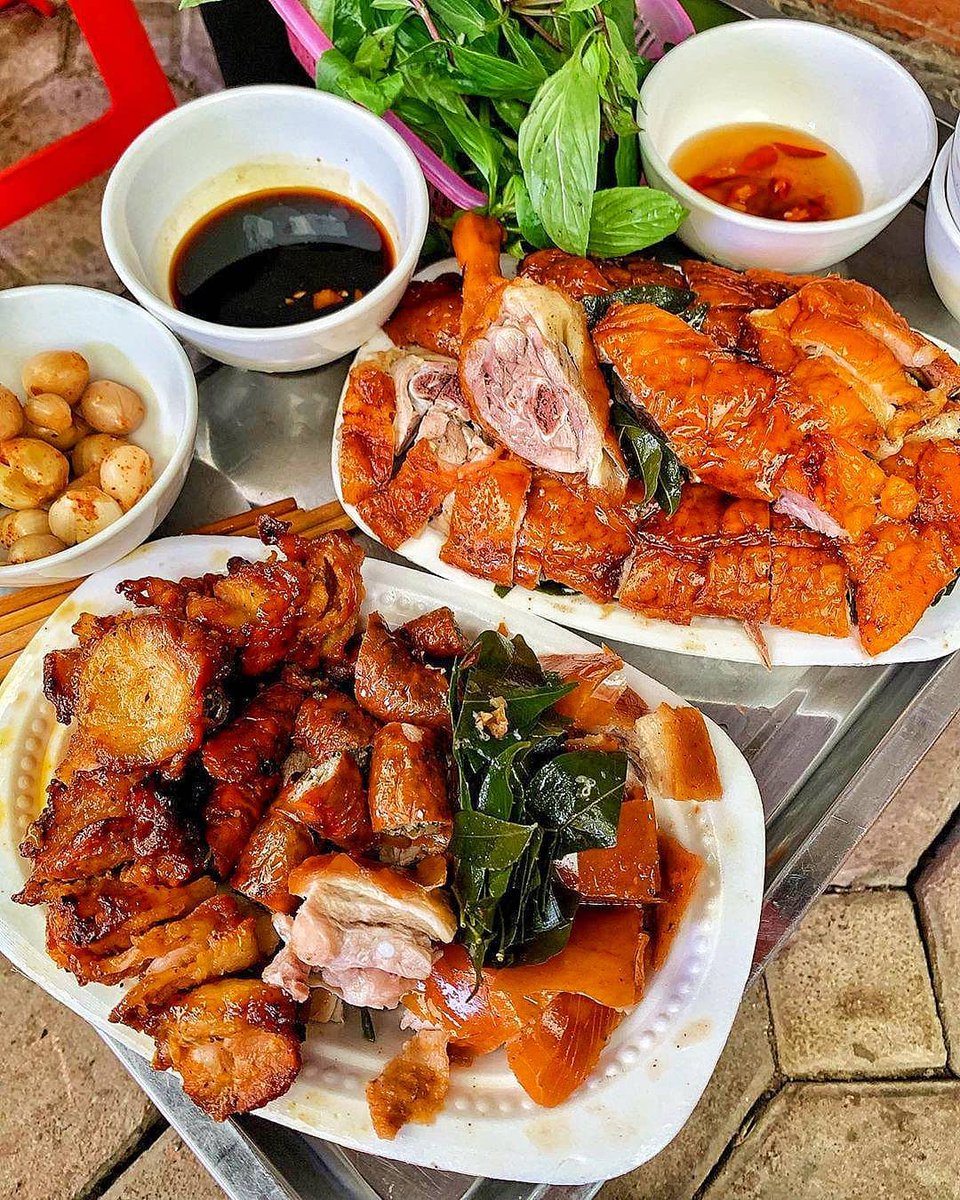 bduong2000's tweet photo. Vịt quay Lạng Sơn
Đến với Lạng Sơn ngoài việc ngắm phong cảnh núi non hùng vĩ thì không thể bỏ qua ẩm thực nơi đây, đặc biệt là vịt quay
Các công đoạn làm món ăn này cũng rất cầu kì để cho ra được một mùi vị đặc trưng, đậm đà cả hương sắc vị https://t.co/503sfJPSB9