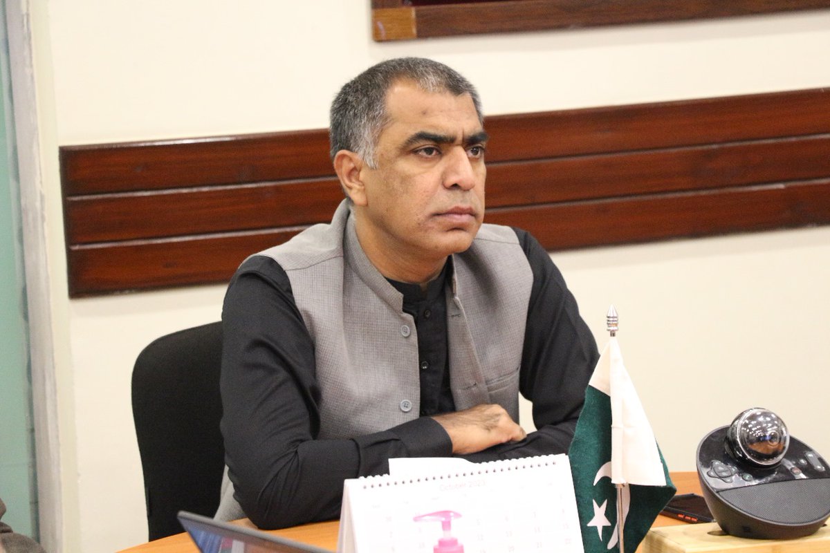 PolioFreeSindh's tweet photo. EOC Sindh Coordinator Mr. Irshad Sodhar led a virtual NIDs Nov-23 campaign review with all Sindh districts, excluding Karachi. DTF teams are tasked with a 2-day extended catch, focusing on cluster validations &amp; LPUC monitoring. Core team feedback addresses LPUCs &amp;  challenges. https://t.co/PsT0USr4Xa