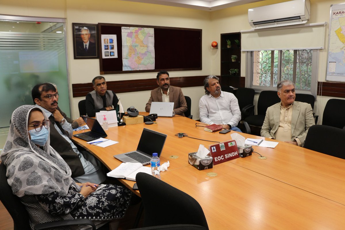 PolioFreeSindh's tweet photo. EOC Sindh Coordinator Mr. Irshad Sodhar led a virtual NIDs Nov-23 campaign review with all Sindh districts, excluding Karachi. DTF teams are tasked with a 2-day extended catch, focusing on cluster validations &amp; LPUC monitoring. Core team feedback addresses LPUCs &amp;  challenges. https://t.co/PsT0USr4Xa