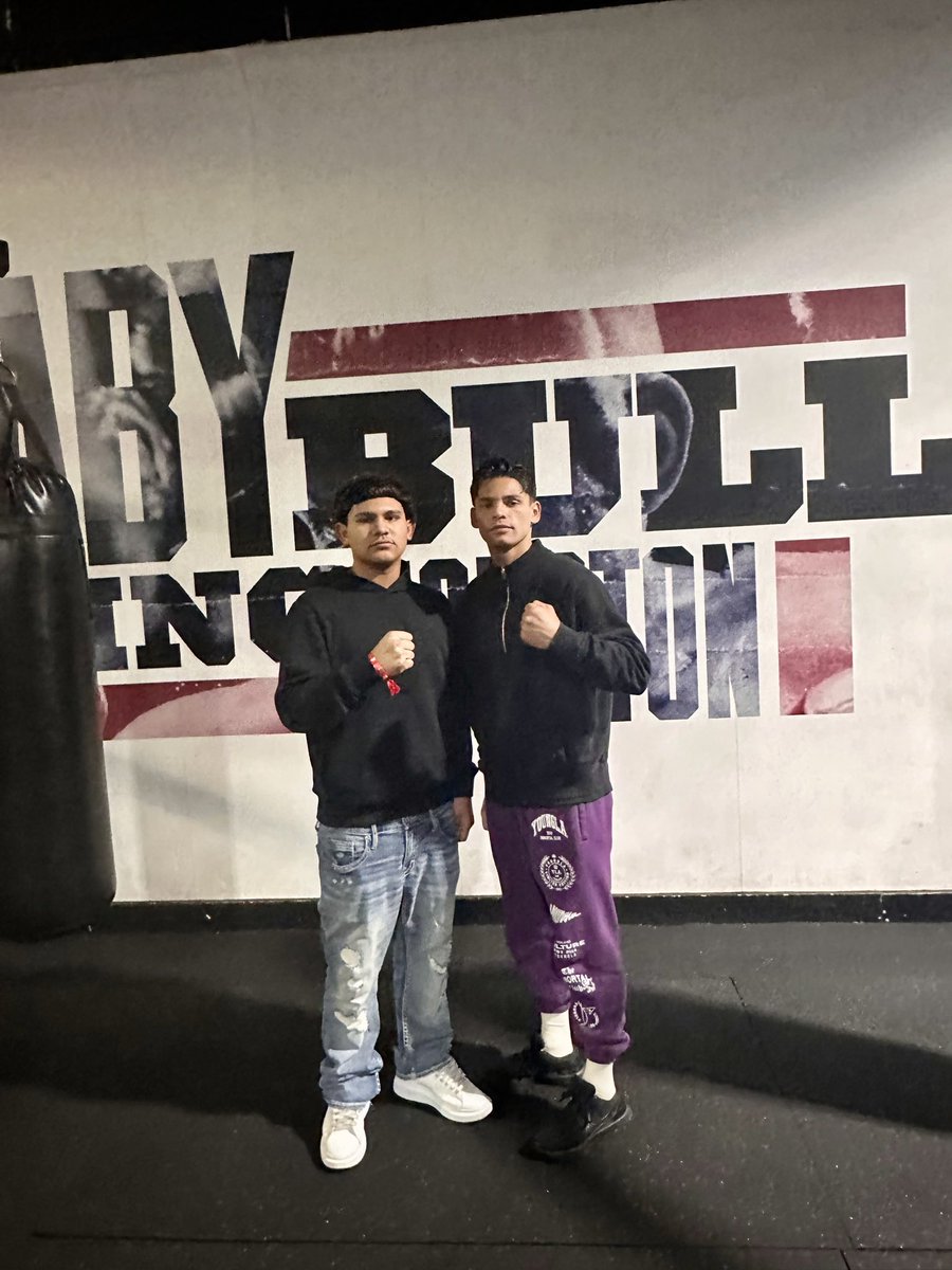 1Babybull's tweet photo. Juan Diaz jr was able to watch his favorite fighter @kingryan make his final preparations. #blessed #babybull #jdexpress https://t.co/lFgvfLzsSW