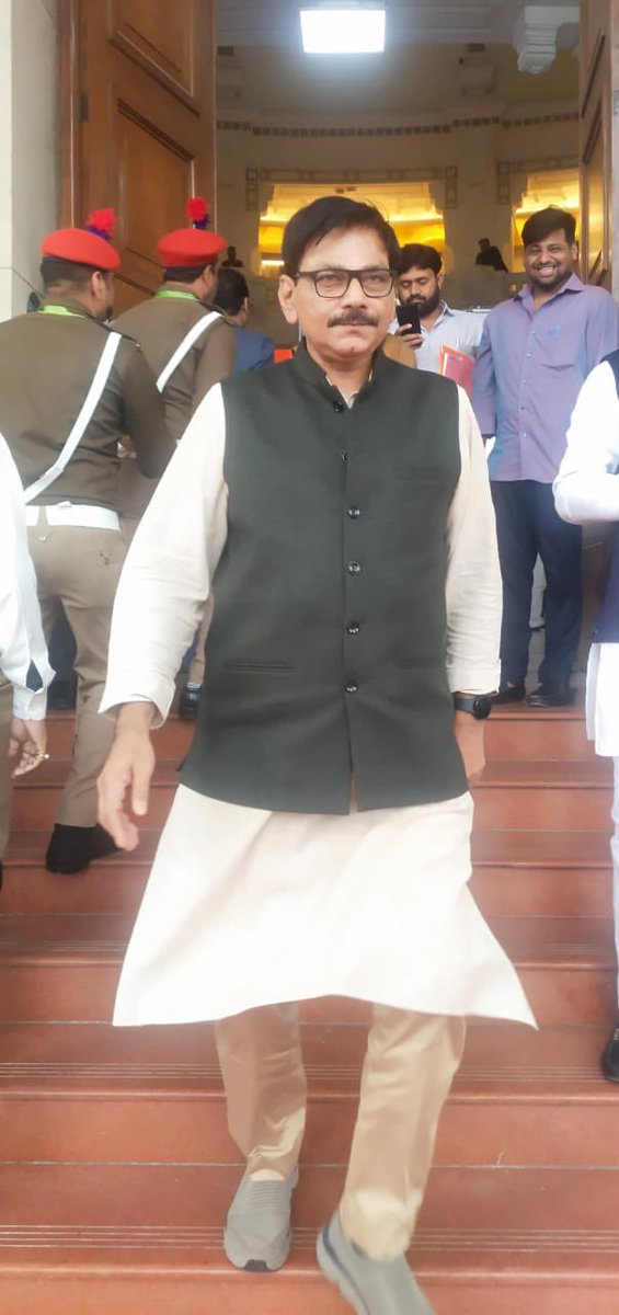 DhirendraGBN's tweet photo. नोएडा से ग्रेटर नोएडा वेस्ट तक मेट्रो का विस्तार किया जाना बेहद ज़रूरी। क्योंकि ग्रेटर नोएडा वेस्ट भविष्य का उभरता हुआ शहर है। इसलिए यहां के लोगों को आवागमन के लिए बेहतरीन साधन उपलब्ध होने ही चाहिए। प्रकरण में @UPGovt का ध्यान आकृष्ट कराए जाने हेतु @UPVidhansabha में नियम 51 के तहत कार्यवाही की मांग की। #MLAJewar #GreaterNoidaWestMetro
#AquaLineMetro #MetroProject