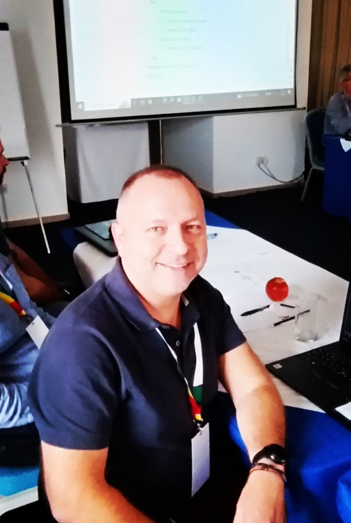 Ya han sido nombrados los organizadores técnicos internacionales (OTI) para #FISECGAMES24 de <a href="/fisec1948/">FISEC</a>: 🏃‍♂️: Serge Rigot (FR). 🏀: Marc Kerckhofs (BE). ⚽️SALA: Javier Esteban (ES). ⚽️: Didier Paris (FR). 🏊‍♂️: Truus Bogaard (NL).  🏐: Carlos Dias posible candidato (PT)