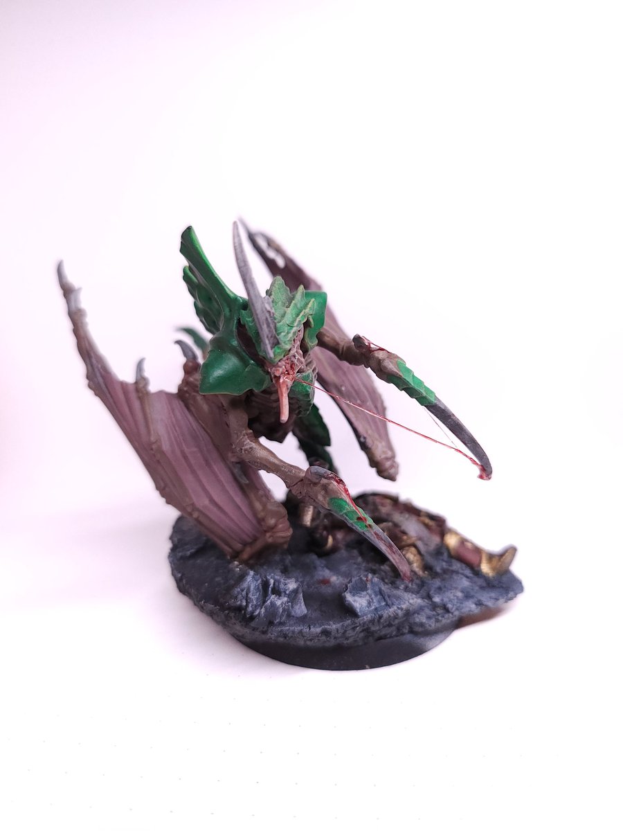 I'm not satisfied with the final result, but I'm too scared of make it worse by keep working on it...

#warhammer40k #WarhammerCommunity #miniaturepainting