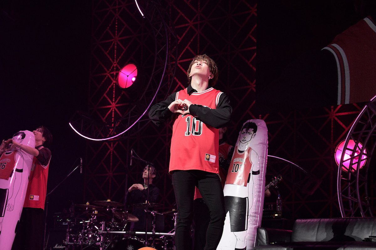 spice_mu's tweet photo. 【ライブレポート（画像：全7枚）】
#センラ （ #浦島坂田船 ）　センラーとの結びつきをより感じさせたツアーファイナル・東京ガーデンシアター公演をレポート
 https://t.co/ZK7JQfpTr7 https://t.co/5LYhStpbSu