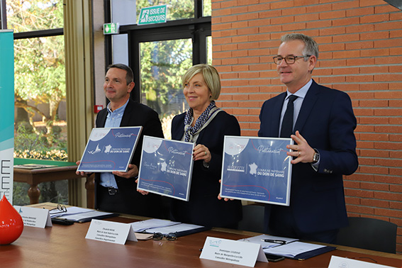 Wambrechies, Marquettes-lez-Lille et Saint-André s’engagent pour le don de sang ! Une convention de #partenariat a été signée en présence des maires des 3 communes, du président de l’ADSB locale et de la direction EFS Hauts-de-France - Normandie. @dlegrand_MLL @BrogniartS59118