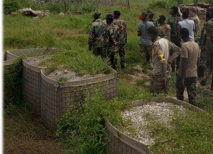 BPST_A's tweet photo. 3/3
In the first 3๏ธโฃ days of the 7๏ธโฃ-day C-#IED awareness course to the #Somali National Army (SNA) in #Baidoa , basic foundation knowledge was combined with practical skills in preparation for more advanced applied training.
#UKCSSF https://t.co/YdTijWwxV2