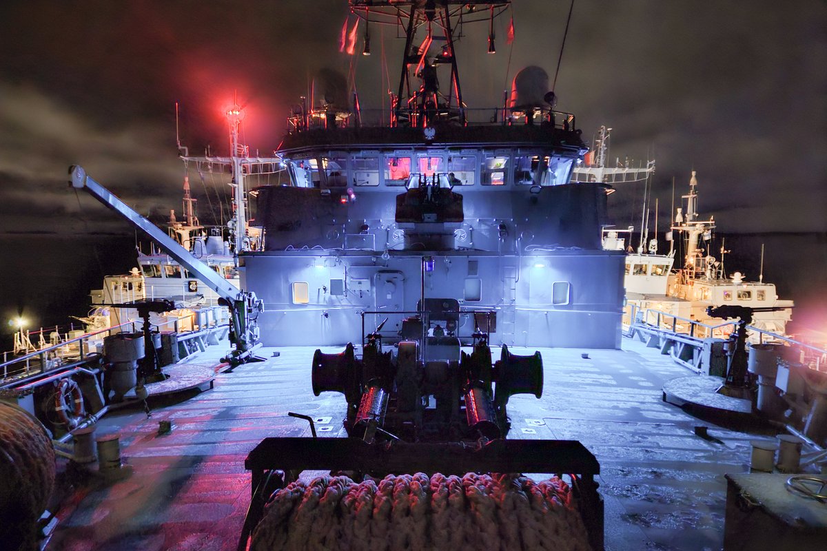 MarWojRP's tweet photo. #PKWCzernicki⚓️🇵🇱 z zespołem #SNMCMG1 na ćwiczeniu w Finlandii‼️

Zakończyły się pierwsze ćwiczenia morskie pod dowództwem Finlandii📷 jako członka #NATO pk. Freezing Winds 23. #FRWI23 przeprowadzono w Zatoce Fińskiej, na Morzu Archipelagowym i u południowego wybrzeża Finlandii. https://t.co/soJP8AxOZs