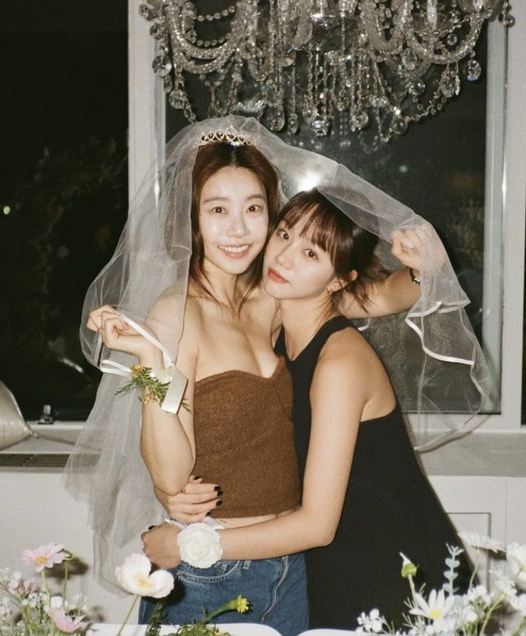 archivehyeri's tweet photo. ig update ♡ hyeri with sojin, minah, and yura https://t.co/ZamaY1wZp7