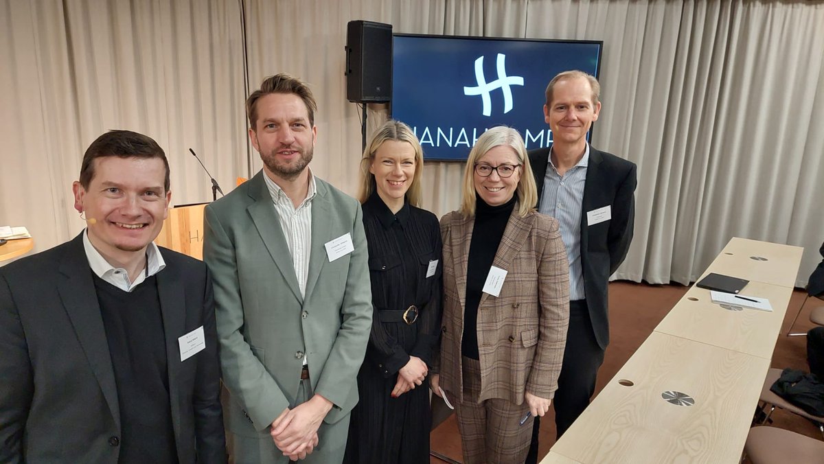 Four nordic editors in chief met ⁦@KaiusNiemi⁩ for a discussion on media and technology ⁦@Hanaholmen⁩ today. #democracyday #hanaholmen ⁦@henrikhulden⁩