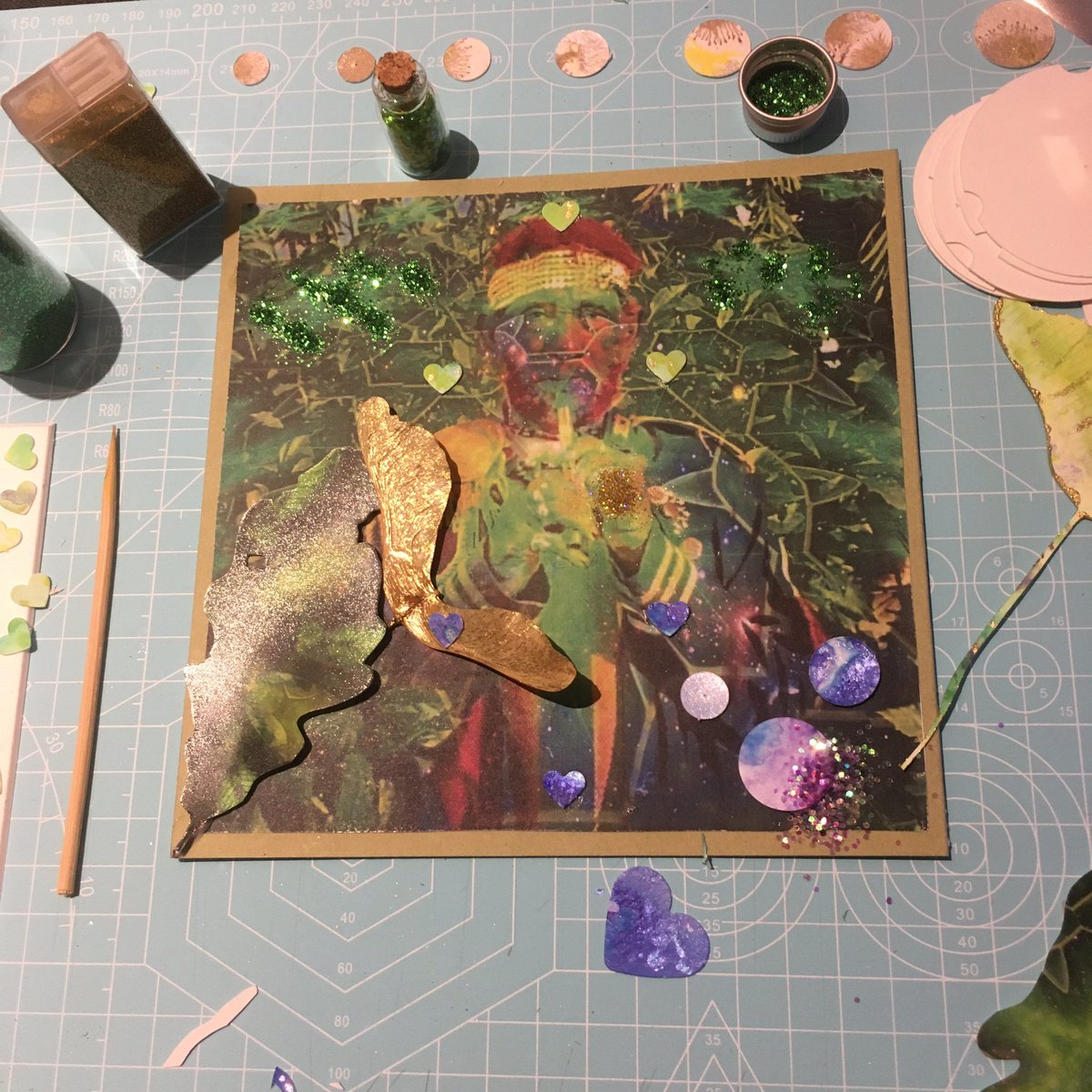 #ElevensesHour Custom piece in progress,is this for you or someone who's a #LeeScratchPerry fan.Combining my @StudioSara7 artwork with the Papercutting,it called for it,saying 'I need 3D, please decorate!'An homage to the great reggae producer artist #CraftBizParty