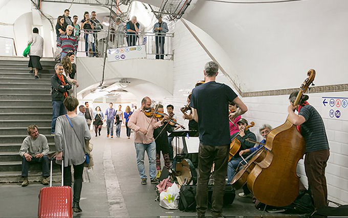 満員電車でこちらが座ってると明らかに人一人分のスペースだけ周りが空いてて、それは外国人あるあるだけどこちらはそんなにあやしいのか笑 もう10年以上前にParisへ行った時には地下鉄の通路で歌ったり踊ったりしてる人たちもいれば、アコーディオン弾いてるおじさんもいてほんと自由でうらやましい<a href="/tag/%E3%83%90%E3%82%A4%E3%83%96"class="tags"><span>#バイブ</span></a><a href="/tag/%E3%82%AF%E3%83%AA%E3%83%90%E3%82%A4%E3%83%96"class="tags"><span>#クリバイブ</span></a><a href="/tag/%E5%90%B8%E5%BC%95"class="tags"><span>#吸引</span></a>