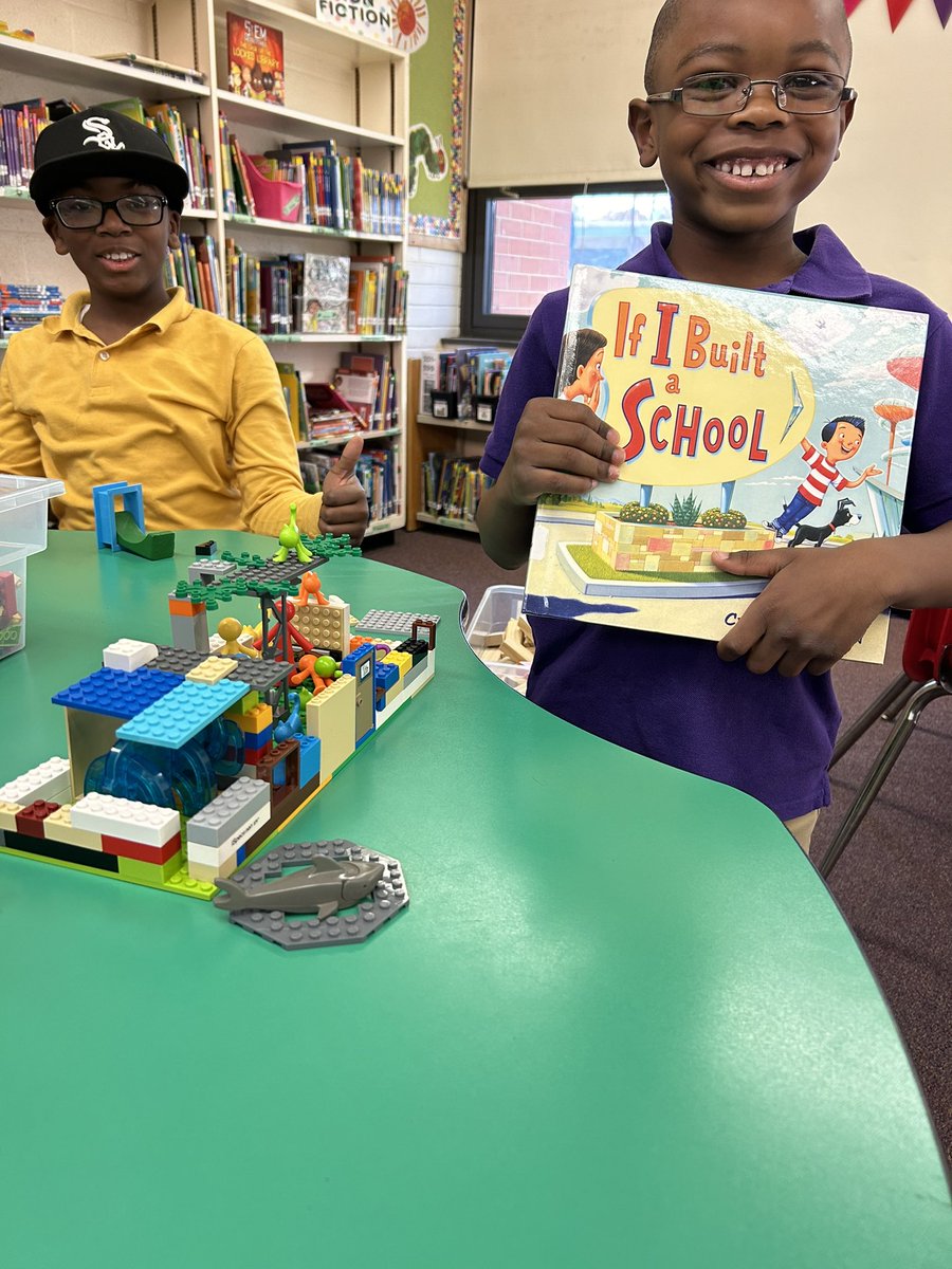 MsLibraryLadyy's tweet photo. STEM club at its finest. A student said “oh no you didn’t bring out a story at STEM club”, yes, yes I did…this librarian can’t help herself! 😆 https://t.co/ahki3iEJwq