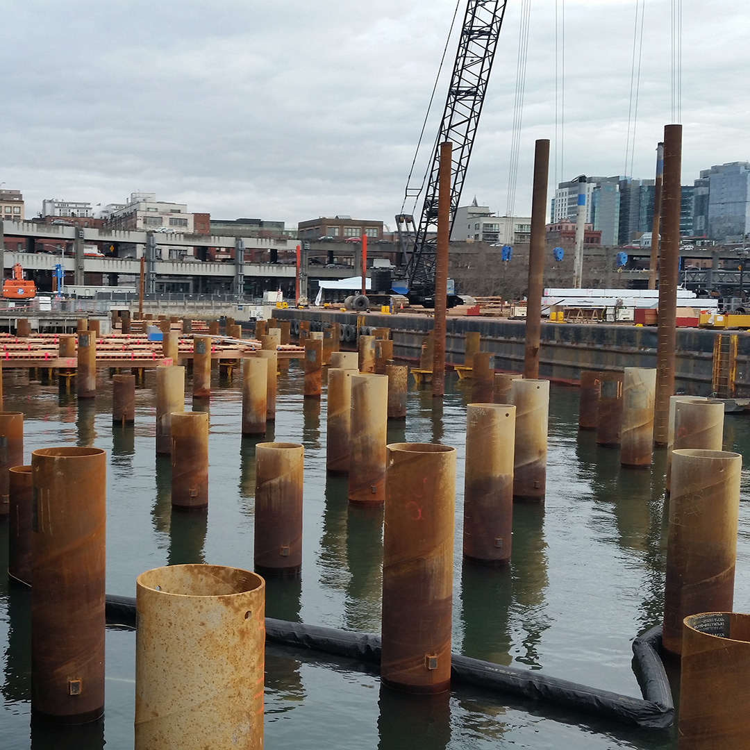 buckmag's tweet photo. Colman Dock in Seattle needed rehabilitation. @NucorSkyline supplied 24”, 30”, and 36” pipe piles.
#Pilebuck #EandCmedia #nucorskyline #Pipepiles #sheetpiles https://t.co/3OTvfFYorD