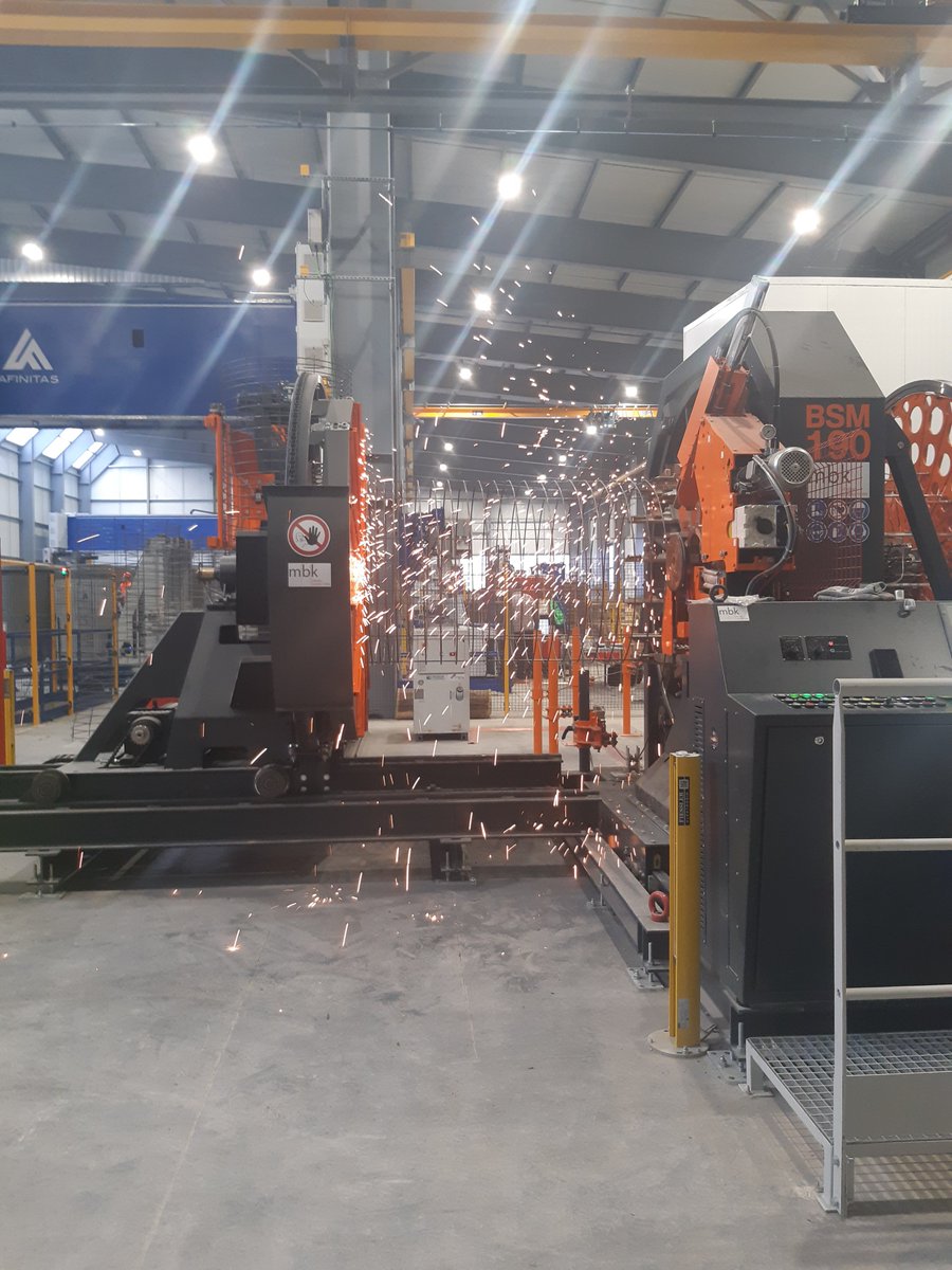 MLArcCharente's tweet image. Cette semaine, le nouveau groupe CEJ de Ruffec a visité la grande entreprise Libaud, spécialiste du béton préfabriqué et du négoce de matériaux destiné aux travaux publics👆
Une entreprise qui comprend 33 agences en France , pour une fabrication 100% française ! 💪
Merci à eux🙏