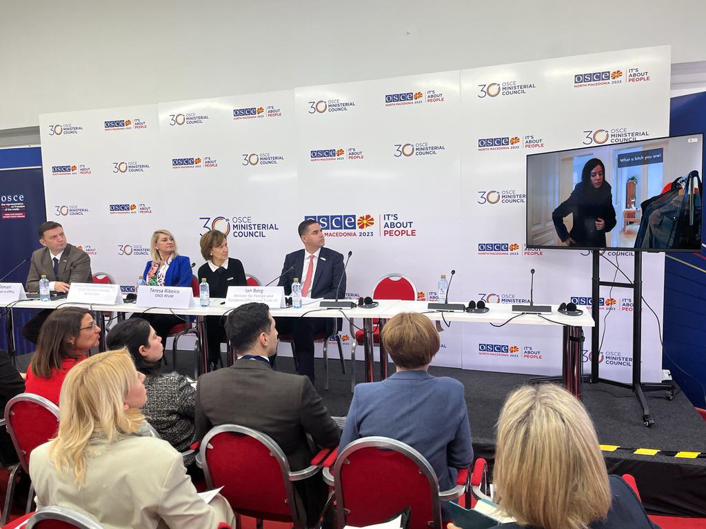 OSCE_RFoM's tweet photo. Glad to witness @OSCE States pledging to improve the safety of women journalists at #OSCEMC2023 in #Skopje.
The #16DaysOfActivism remind us on the need to foster the safety of female journalists online #SOFJO to uphold pluralism, which is key for #mediafreedom and democracy. https://t.co/s2082dFTR0