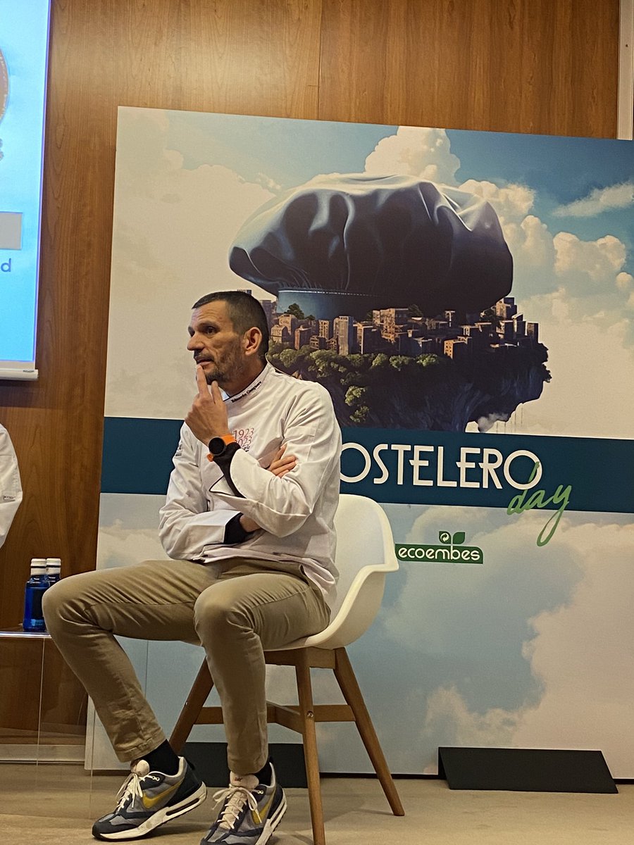 Tenemos la ventaja de trabajar en un catering, tenemos desperdicio mínimo porque sabemos que es lo que vamos a servir, no dependemos de la afluencia
by <a href="/EduJChef/">Edu Chef 👅</a> de <a href="/ACYRE_/">ACYRE MADRID</a> y <a href="/AldoveaCatering/">Aldovea Catering</a>, 
#EcohosteleroDay 👩🏻‍🍳 #Ecohostelero 👨🏻‍🍳 #FACYRE ♻️ #Ecoembes <a href="/ecoembes/">Ecoembes</a>