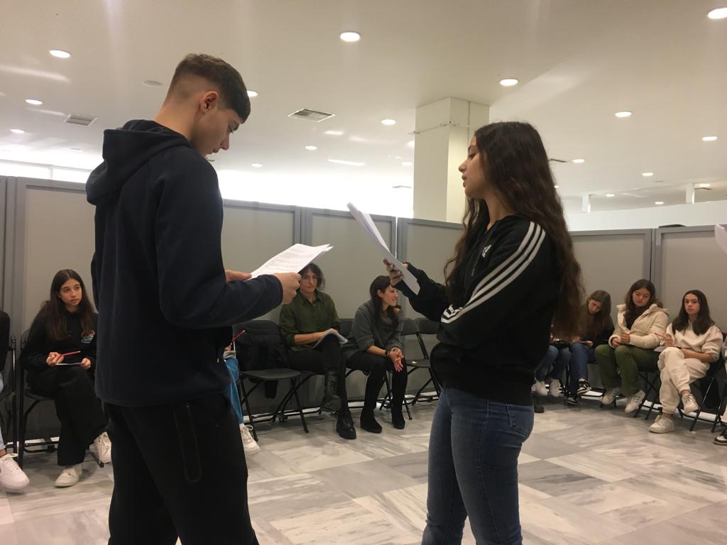 #DiktyaFoundation es fa present a Atenes a la jornada  "Davant de l'abús, reaccionem i esperem", amb joves d'escoles de Grècia i diverses institucions del país. Organitza el Fòrum ecumènic de dones europees cristianes, Ministeri d'Educació i l'Ajuntament d'Atenes. #ChildrenRights