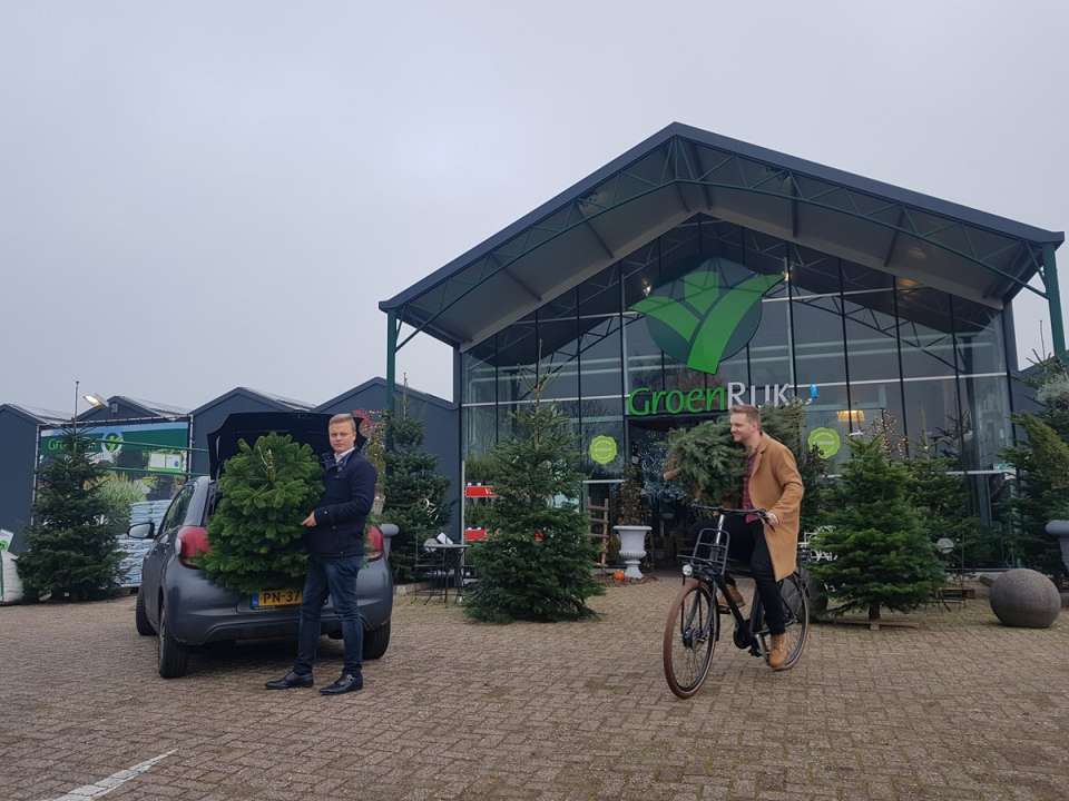 GroenRijkSegers's tweet photo. KERSTBOMENVERKOOP bij uw lokale tuincentrum in Nunspeet. A-kwaliteit kerstbomen voor zeer scherpe prijzen! Kom je snel langs? het vuur staat al lekker aan!
https://t.co/ALdOtDPz4I https://t.co/apLMgqoPzz