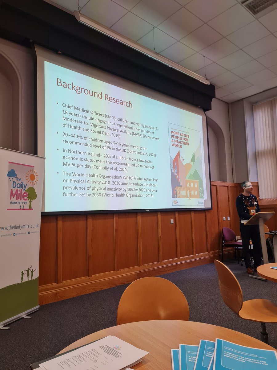 Great to see @breslin_g present our latest research on @_thedailymile 's effectiveness on children's health and wellbeing at @QUBelfast. @TheDailyMileFFL @thedailymile_ni