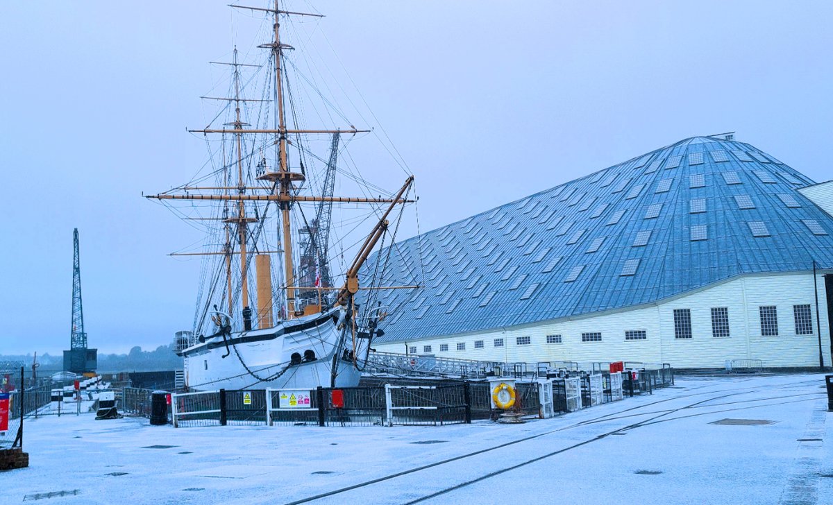 DockyardChatham's tweet photo. Welcome to a snowy December! It's starting to feel a lot like Christmas with all this beautiful snow! ❄️🎄

#snow #winter #december #medway #historicdockyardchatham #chatham #kent #historicdockyard https://t.co/Vz1r1lXgHf