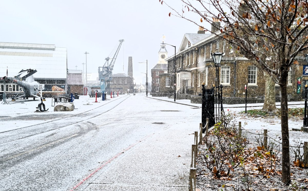 Welcome to a snowy December! It's starting to feel a lot like Christmas with all this beautiful snow! ❄️🎄

#snow #winter #december #medway #historicdockyardchatham #chatham #kent #historicdockyard