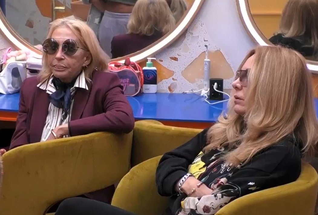 noah90_'s tweet image. Sí son. Reventadas y amargadas. #GHVIP1D #ghvipgala12