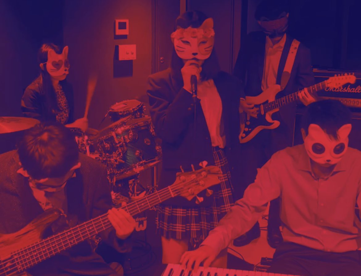 この後21:00
✴️新作ショート公開✴️

なんだか真っ赤です🤞
どんな曲がくるかお楽しみに！🤞