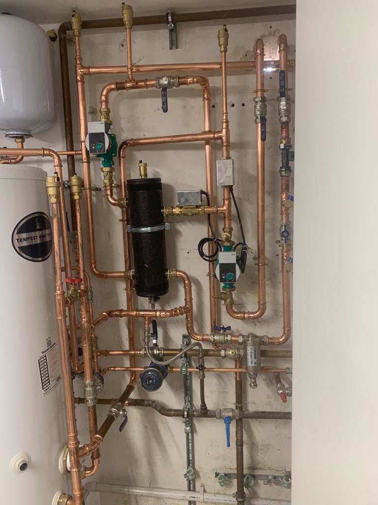 mscheating's tweet photo. Christmas is coming treat yourself and help save the planet with 🌎 a new heat pump 😍☕️ 
Call 0345 496 7041 to find out more 🔥🎅🏼

Another great #airsourceheatpumps Install 🏁🥇🎯🆒✅♻️#happycustomer #atherstone
 
#heating #heatpumps #greenenergy #savetheplanet #nomoregasboiler https://t.co/UBuUs81Sst