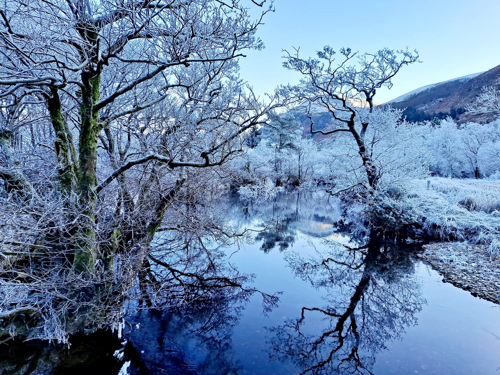 What a great week of sunshine and blue sky, the valley has looked stunning. If you have been out and about please share your photos of winter. Thanks to Phil who works for the West Cumbria Rivers Trust for this great photo. #winter