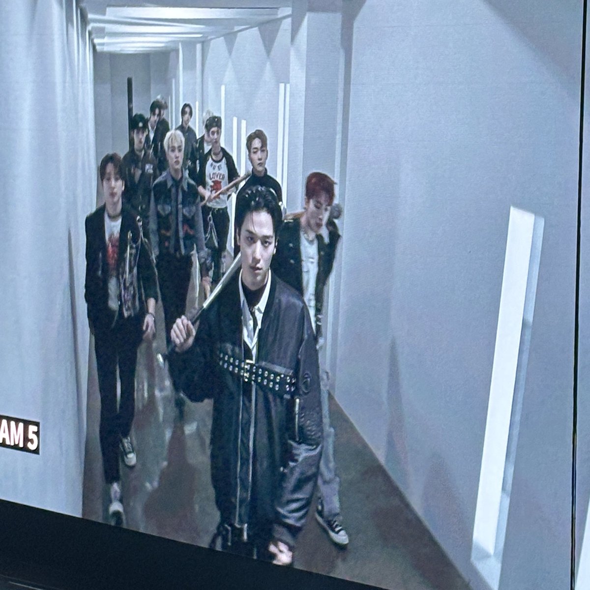 joahaejacob's tweet image. ayan na ang palobo gang