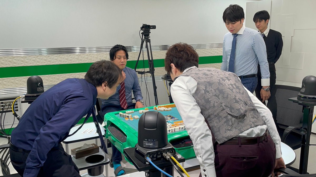 というわけで、#雀王決定戦 最終日の取材漫画告知でした😊🀄️日本プロ麻雀協会プロ雀士の皆様、がっつり取材させてくだすって本当にありがとうございました‼️
取材アテンドしてくださった協会理事大浜岳プロ、おつかれさまでした✌️😆またよろしくお願いします‼️🐉 