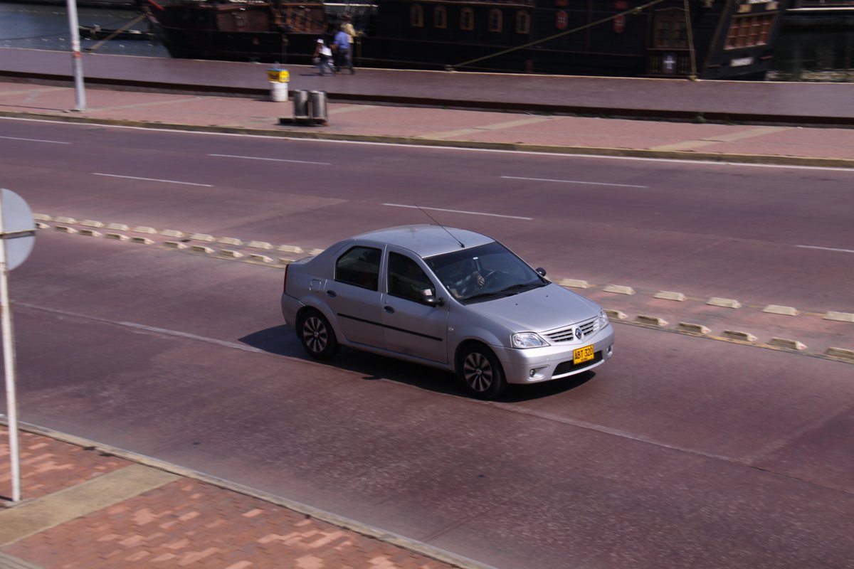 flaneurUK's tweet photo. From the archive: 1 December 2013 and some interesting #streetspots in Colombia https://t.co/S6FKCjGFoC