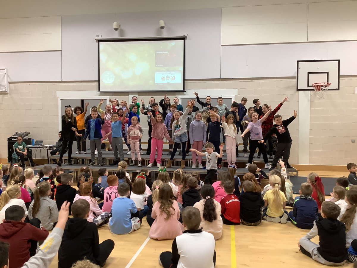 StJohnBoscoPS's tweet photo. Classes are getting into the Christmas spirit and welcoming the beginning of Advent. We are preparing for the birth of Christ with joyful voices! #Adventweek1 #sharingJesusbeliefs #Heiscoming @DoPEducation1 https://t.co/5Il1DJQ2fX