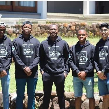 stdntgear_rsa's tweet image. The idea and the final product📦✅

#impactinglivesthroughapparel