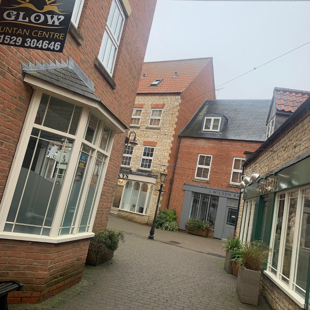 millstreamsq's tweet image. Join us in supporting our local businesses on Small Business Saturday! Millstream Square is home to a diverse array of shops and boutiques, each with its own unique charm and character. #ShopSmall #MillstreamSquare  #localbusiness #smallbusiness #support #smallbusinesssaturday