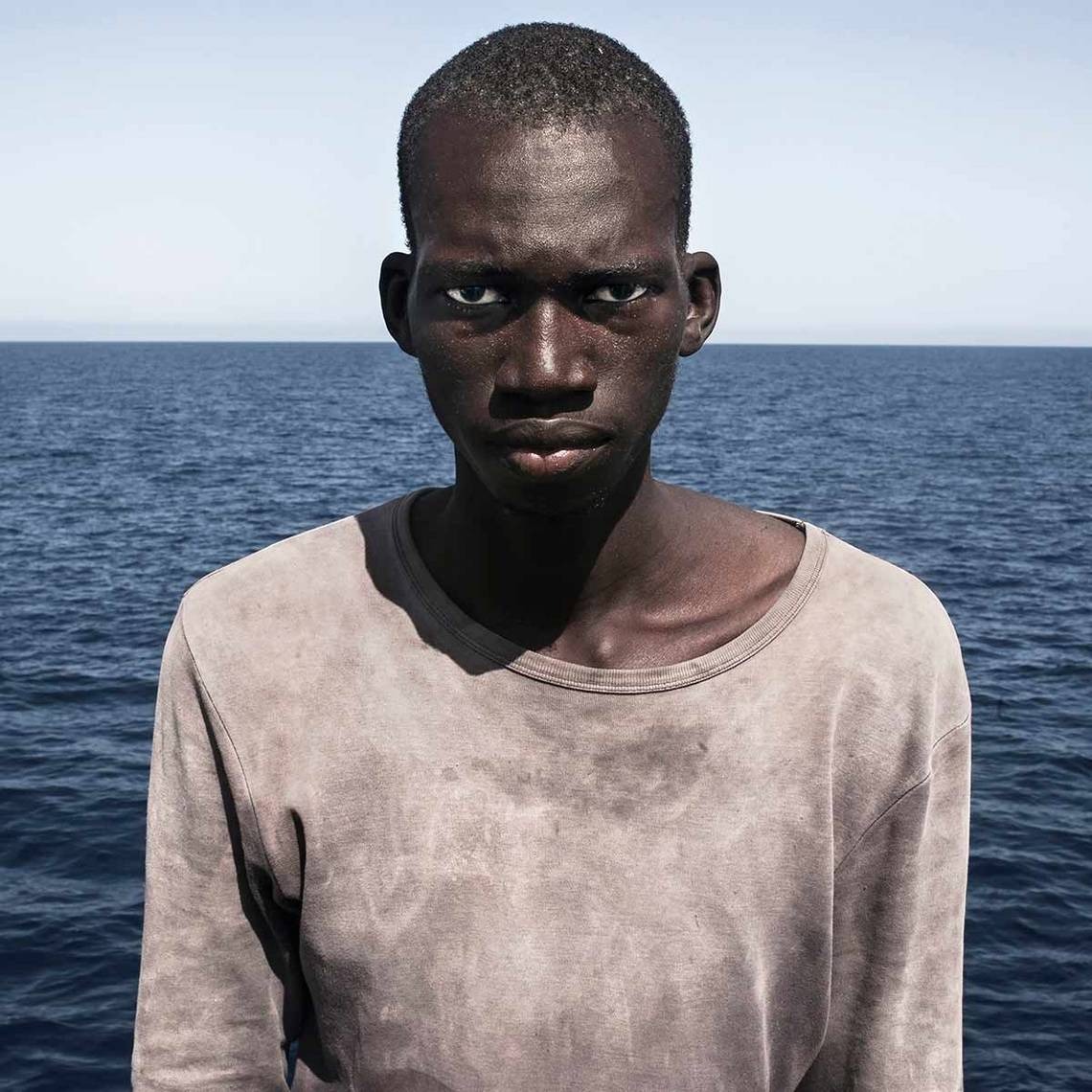 Manuela (@mancastanedo) on Twitter photo congrats <a href="/Dezfuli/">César Dezfuli</a> por 'Passengers' para <a href="/WorldPressPhoto/">World Press Photo</a>, ayer nos diste una lección de humanidad importante
larra.info/world-press-ph… congrats <a href="/Dezfuli/">César Dezfuli</a> por 'Passengers' para <a href="/WorldPressPhoto/">World Press Photo</a>, ayer nos diste una lección de humanidad importante
larra.info/world-press-ph…