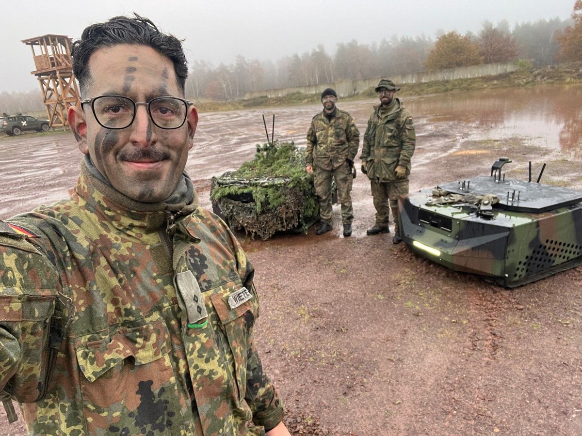 A typical day at the office for defense tech founders 🫡 arx-landsysteme.de
