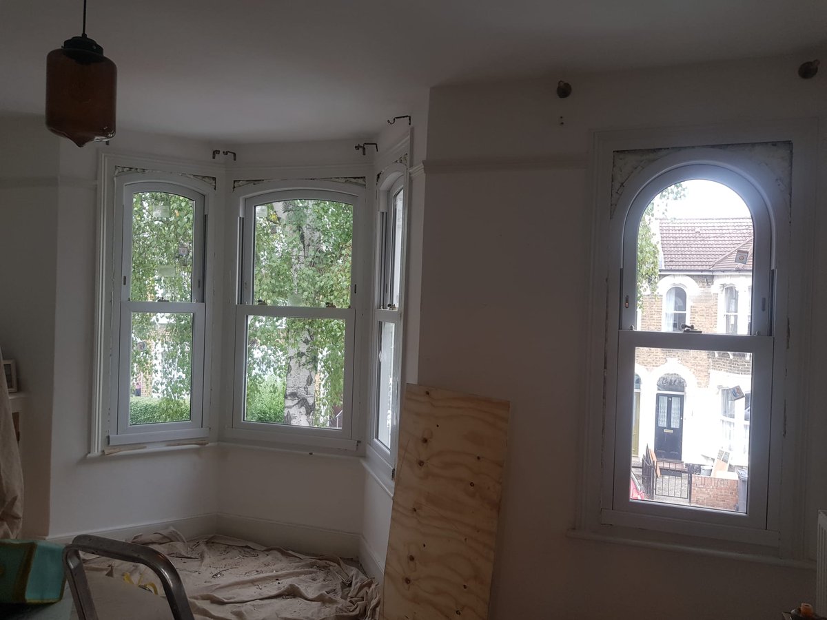 HMOLettingAgent's tweet image. 📸 Bedroom progress in our New Cross HMO! Fresh paint, almost done, just some woodwork to go 🎨🛠️. Poised to fetch over £1000 p/m - proving quality renovation pays off! 💷🏡 Stay tuned for more updates! #HMOConversion #PropertyInvestment #NewCross 🚀💫