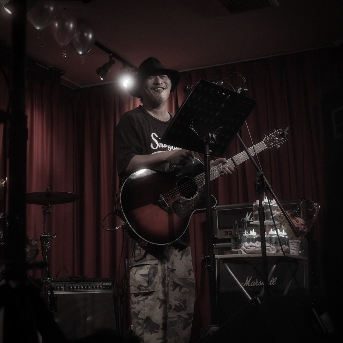 ssj_Nishikawa_S's tweet photo. #新宿心音会板谷祐 #新宿心音会 #板谷祐 #唄雷舞 #ワンマン #早稲田linen #tuskitaya #LCGIG #tusk #zikill #craze #theslutbanks #ザスラットバンクス #弾き語り #ヤイリギター
#butterflyeffect #sabotageshootingteam https://t.co/bEMZQHKFp1