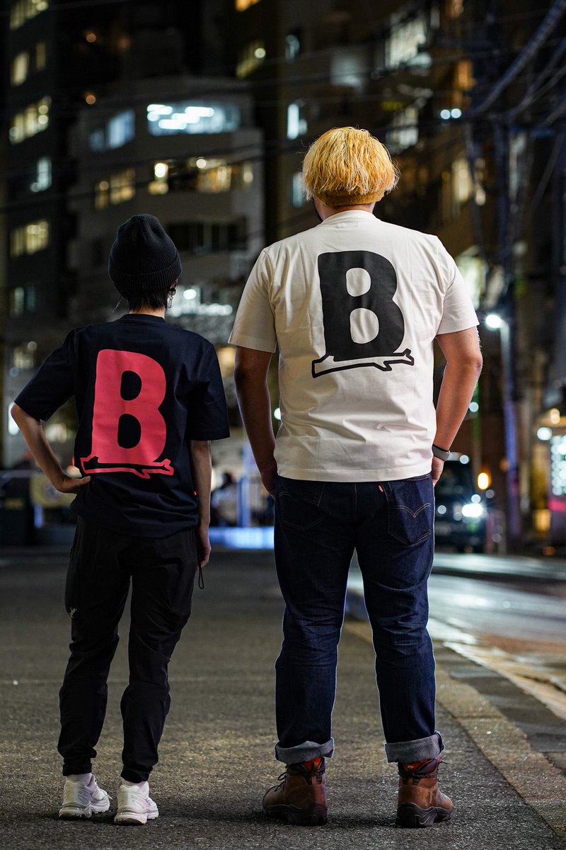 RaphaのロゴTシャツの背中に、バイクロアのロゴがプリントされたRapha×Bikelore Tシャツを、12月2日、3日で開催される秋ヶ瀬の森バイクロアで販売します。

ホワイト×ブラックはBikeloreブース、ネイビー×ピンクはRaphaブースで購入できます。

数量限定なので興味がある方はお早めにどうぞ。