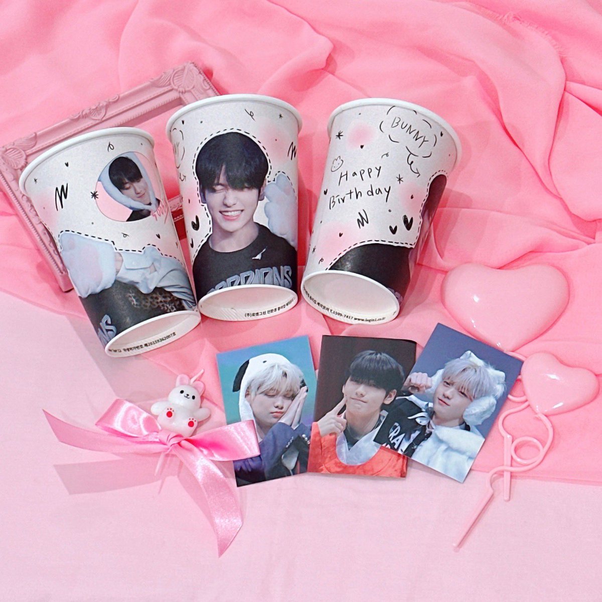 guleumlovesyou's tweet photo. @choisoobinnet #TXT #スビン さん12/2~12/5
@choisoobinnet 様
hwp. 2023 cafe event
#SOOBIN #수빈
0 >>> 1

🖤ラキドロ
🖤グッズ
🖤カップ＋フォトカード
🖤お名前クッキー
🖤アイシングクッキー https://t.co/r5mLlm8PcM