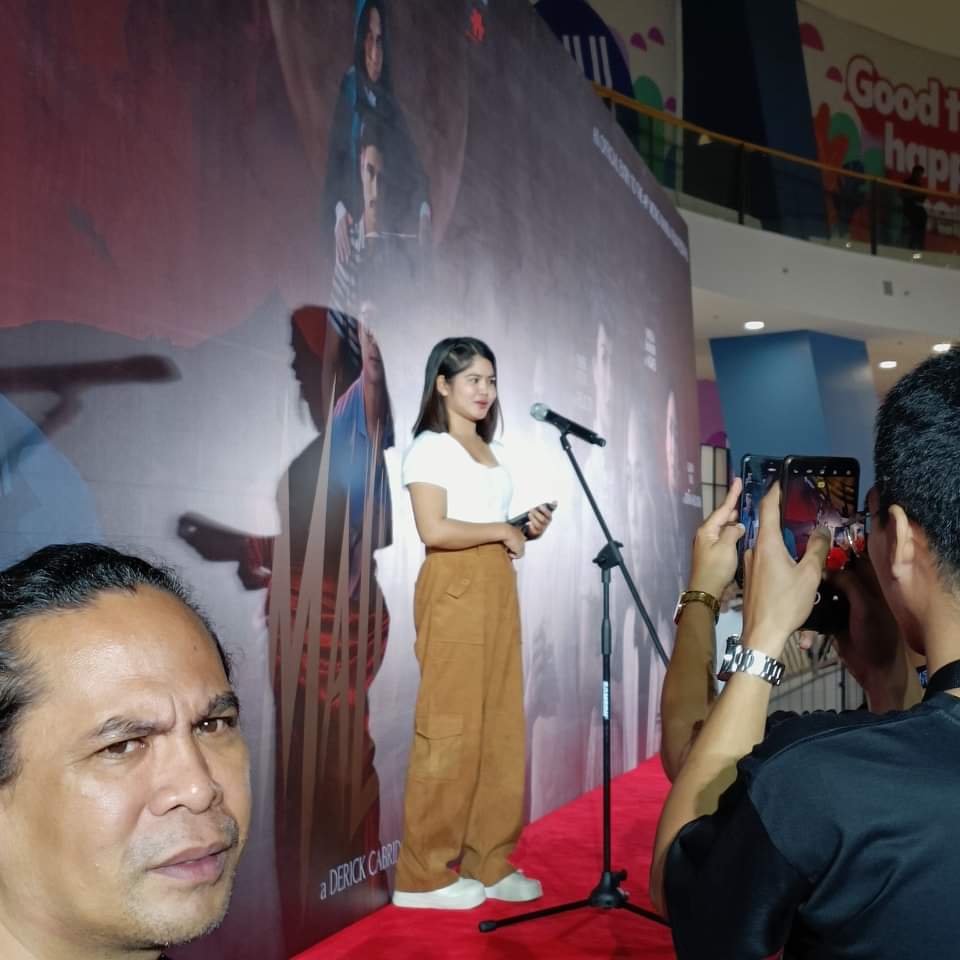 Mentorque_P's tweet photo. HAPPENING NOW | For the Q&amp;A, some of the fans got the chance to ask one of the #MallariTheMovie cast a question about the upcoming movie.

#MMFF2023 #PioloVerse #WarnerBrosMallari #MallariMediaConXFanCon https://t.co/8oa9bvPvtq