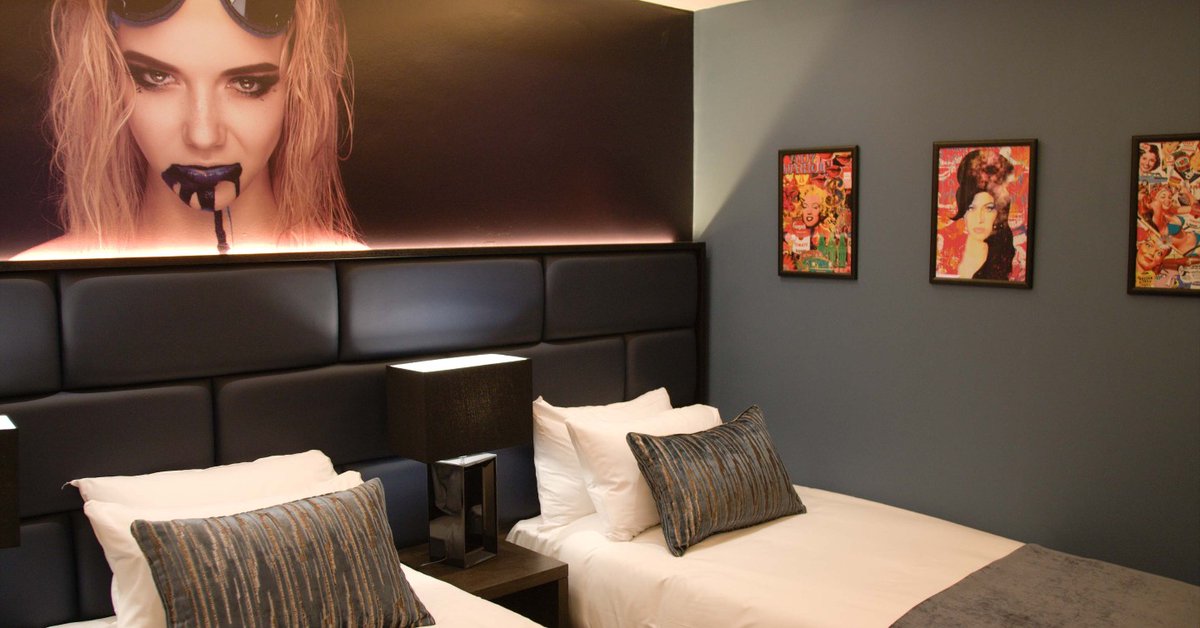 🍺The Residence Hotel is ready to welcome groups for amazing experiences.

We have lots of comfy rooms to stay in, fancy cocktails to enjoy, and divine cuisine to savour.

And if you want to explore, we're right in the heart of Galway's Latin Quarter!